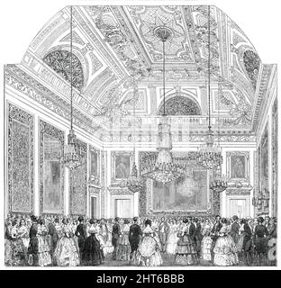 Le Grand Saloon à Devonshire House, [Londres], 1850. Parmi les invités du duc du Devonshire, il y avait '... le duc de Cambridge, son Altesse Sérénissime le prince Edward de Saxe- Weimar, et environ 800 membres de l'aristocratie... le Grand Saloon... est un magnifique appartement, Et les décorations, conçues par M. Crace...in le style du célèbre artiste le Brun... le saloon était à l'origine le vestibule d'entrée, Mais il forme maintenant l'un des plus beaux appartements dans le bâtiment, un nouvel escalier grand ayant été construit par le duc de Devonshire... quand utilisé comme salle de bal, le mobilier de ce saloo Banque D'Images