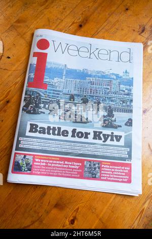 "Bataille pour Kiev" Ukraine Russie invasion conflit i journal titre première page le 26 février 2022 Londres Angleterre Royaume-Uni Grande-Bretagne Banque D'Images