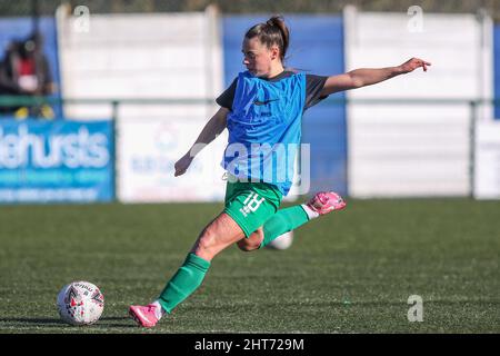 Sutton Coldfield, Royaume-Uni. 27th févr. 2022. Sutton Coldfield, Angleterre, 27th Freya Thomas (18 Coventry United) se réchauffe avant le match de la coupe FA entre West Bromwich Albion et Coventry United au Central Ground. Gareth Evans/SPP crédit: SPP Sport presse photo. /Alamy Live News Banque D'Images