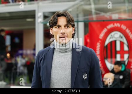 Italie, Milan, février 25 2022: Gabriele Cioffi (directeur Udinese) sur le banc avant le lancement du match de football AC MILAN contre UDINESE, série A 2021-2022 day27, stade San Siro (photo de Fabrizio Andrea Bertani/Pacific Press) Banque D'Images