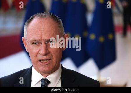 Le ministre autrichien de l'intérieur, Gerhard Karner, s'adresse à la presse en prévision d'un Conseil spécial des affaires intérieures de l'UE à Bruxelles, en Belgique. 27th févr. 2022. Crédit: ALEXANDROS MICHAILIDIS/Alamy Live News Banque D'Images