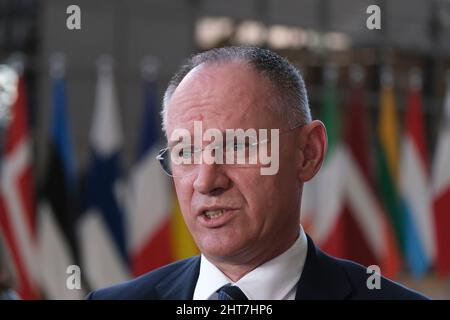 Le ministre autrichien de l'intérieur, Gerhard Karner, s'adresse à la presse en prévision d'un Conseil spécial des affaires intérieures de l'UE à Bruxelles, en Belgique. 27th févr. 2022. Crédit: ALEXANDROS MICHAILIDIS/Alamy Live News Banque D'Images