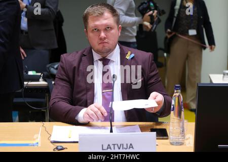 Lettonie le député Martins Stein au début d'un Conseil spécial des affaires intérieures de l'UE à Bruxelles, Belgique. 27th févr. 2022. Crédit: ALEXANDROS MICHAILIDIS/Alamy Live News Banque D'Images