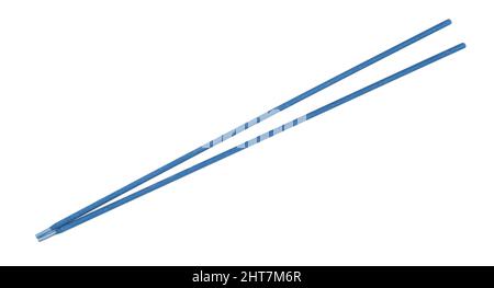 Deux électrodes bleues pour le soudage électrique des métaux isolés sur du blanc. Vue de dessus. Banque D'Images