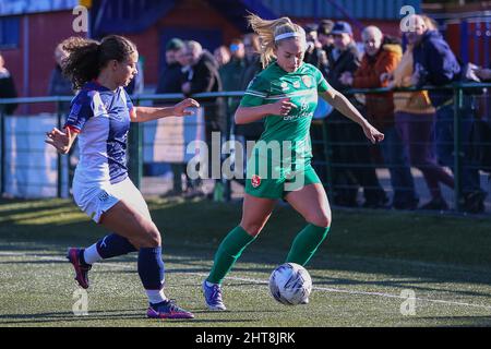 Sutton Coldfield, Royaume-Uni. 27th févr. 2022. Sutton Coldfield, Angleterre, 27th Charlie Estcourt (4 Coventry United) avance dans le match de la coupe FA entre West Bromwich Albion et Coventry United au Central Ground. Gareth Evans/SPP crédit: SPP Sport presse photo. /Alamy Live News Banque D'Images