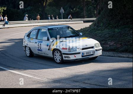 Opel Kadett GSI dans le Rally Hill Climb à Sant Feliu Codines Banque D'Images