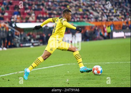 Youssoufa Moukoko, BVB 18 dans le match FC AUGSBURG - BORUSSIA DORTMUND 1.Ligue allemande de football le 27 février 2022 à Augsburg, Allemagne saison 2021/2022, match jour 24, 1.Bundesliga, 24.balise Spieltag. © Peter Schatz / Alamy Live News - LE RÈGLEMENT DFL INTERDIT TOUTE UTILISATION DE PHOTOGRAPHIES comme SÉQUENCES D'IMAGES et/ou QUASI-VIDÉO - Banque D'Images