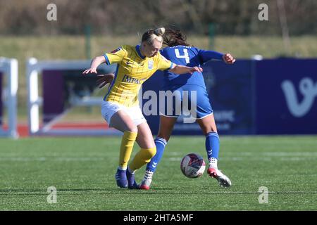 DURHAM, ROYAUME-UNI. FÉV 27th Jade PENNOCK de Birmingham City en action avec le Mollie Lambert féminin de Durham lors du match de la FA Cup entre le Durham Women FC et la ville de Birmingham au château de Maiden, à Durham City, le dimanche 27th février 2022. (Credit: Mark Fletcher | MI News) Credit: MI News & Sport /Alay Live News Banque D'Images