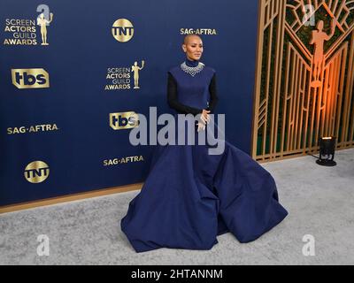 Santa Monica, États-Unis. 27th févr. 2022. Jada Pinkett Smith assiste aux prix annuels de la SAG 28th qui se sont tenus au Barker Hangar de Santa Monica, en Californie, le dimanche 27 février 2022. Les prix de la Guilde des acteurs de l'écran seront diffusés en direct sur TNT et TBS. Photo de Jim Ruymen/UPI crédit: UPI/Alay Live News Banque D'Images