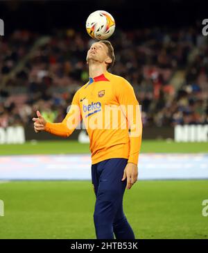 Sabadell, Barcelone, Espagne. 27th févr. 2022. Barcelone Espagne 27.02.2022 Luuk de Jong (FC Barcelone) contrôle le ballon pendant la Liga Santander entre le FC Barcelone et le Club Athlétique au Camp Nou le 27 février 2022 à Barcelone. (Image de crédit : © Xavi Urgeles/ZUMA Press Wire) Banque D'Images