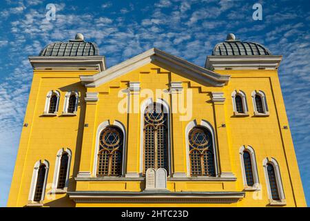 EDIRNE, TURQUIE, 23 DÉCEMBRE 2021 : extérieur de la grande synagogue (edirne buyuk sinangog) vue dans la ville d'Edirne, en Turquie. Banque D'Images