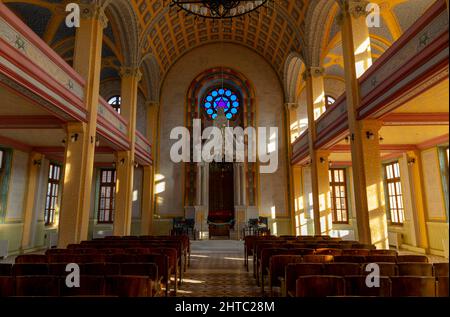 EDIRNE, TURQUIE, 23 DÉCEMBRE 2021 : extérieur de la grande synagogue (edirne buyuk sinangog) vue dans la ville d'Edirne, en Turquie. Banque D'Images