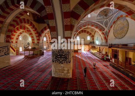 Edirne, Turquie - 24 décembre 2021 : ancienne Mosquée du 15th siècle (Eski Camii), belle architecture ottomane ancienne Banque D'Images