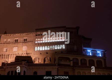 palais à tgarazon en espagne une nuit de brouillard Banque D'Images