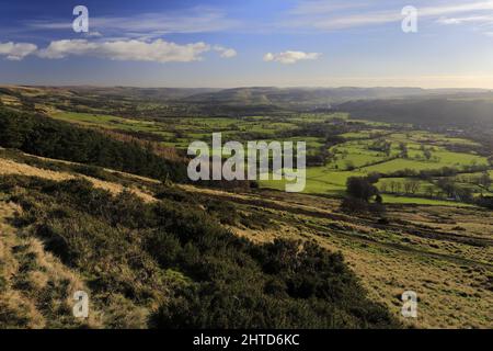 Vue sur la vallée de Castleton depuis MAM Tor, Derbyshire, Peak District National Park, Angleterre, Royaume-Uni Banque D'Images