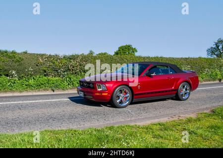Ford Mustang 4000cc rouge 2007 Pony car à essence; Banque D'Images