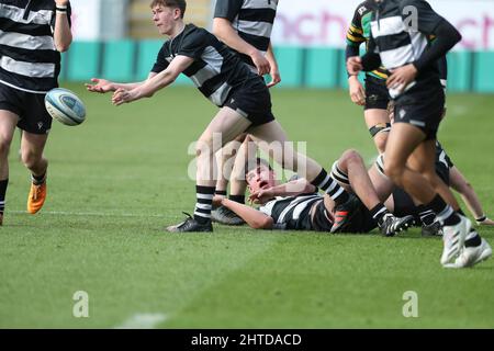 Newcastle Falcons en noir et blanc contre Northampton Saints u18 au Cinch Stadium, Franklin’s Gardens, Northampton, Angleterre, Royaume-Uni. Banque D'Images