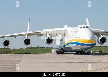 Le plus grand avion du monde détruit en Ukraine, Antonov an-225 Mriya Banque D'Images