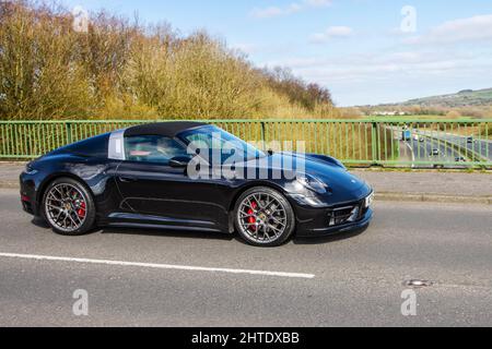 2021 Porsche 911 Targa 4S 2981cc essence 2DR voiture de sport Banque D'Images