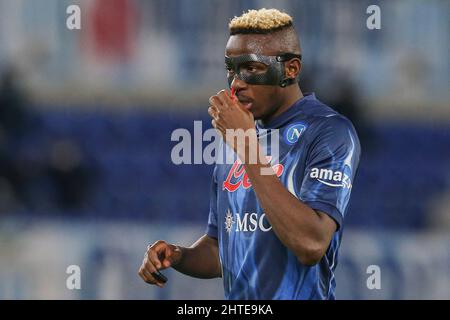 Victor Osimhen, attaquant nigérian de SSC Napoli, regarde pendant la série Un match de football entre SS Lazio et SSC Napoli. Naples a gagné 2-1. Banque D'Images