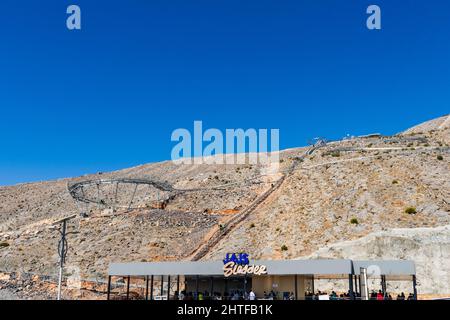 Dubai, Émirats Arabes Unis - 02.19.2022 - JAIS Sledder attraction dans les montagnes. Banque D'Images