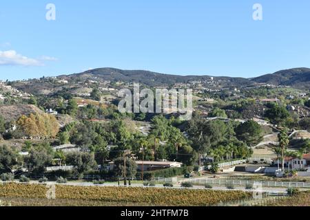 Vue aérienne des vignobles sur les montagnes à Temecula, Californie Banque D'Images