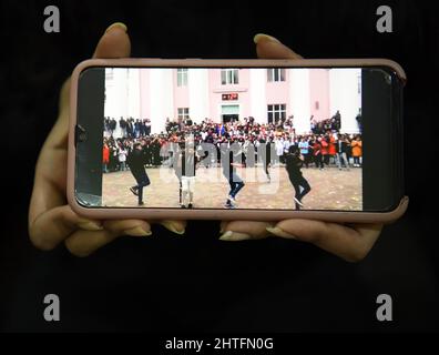 Riddhi Deb, étudiant en médecine à la National Pirogov Medical University Vinnytsia en Ukraine, a réussi à rentrer chez lui en toute sécurité au milieu des violences en Ukraine. Tripura, Inde. Banque D'Images
