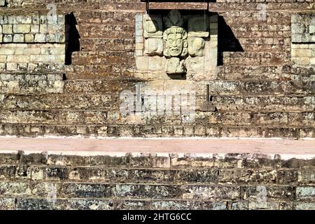 Sculpture sur la Cour de l'est aux ruines mayas de Copan, à Copan Ruinas, au Honduras Banque D'Images