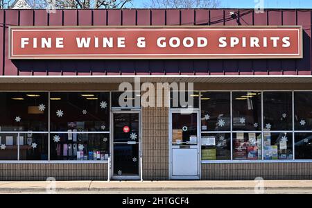 Wilkes barre, États-Unis. 28th févr. 2022. A Pennsylvania Fine Wine and Good Spirits Store.Pennsylvania a retiré tous les produits fabriqués en Russie des magasins d'alcool appartenant à l'État. (Photo par Aimee Dilger/SOPA Images/Sipa USA) crédit: SIPA USA/Alay Live News Banque D'Images