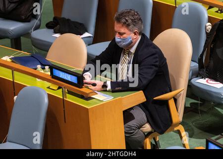 New York, NY - 28 février 2022: Ukraine l'Ambassadeur Sergiy Kyslytsya assiste à la session d'urgence de l'Assemblée générale sur l'Ukraine au Siège de l'ONU Banque D'Images