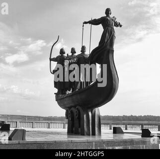 Fondateurs Monument Dniper River Kiev symbole Kiev Ukraine Banque D'Images