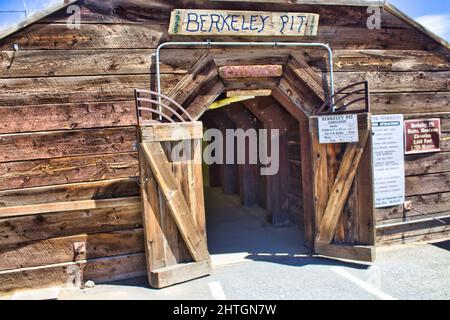 Entrée du tunnel à la mine de cuivre Berkeley Pit à Butte, Montana. Banque D'Images