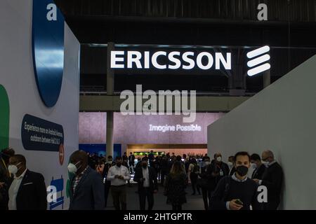 Barcelone, Catalogne. 28th févr. 2022. Le logo Ericsson est vu pendant la CMM 2022.le premier jour du Congrès mondial Mobile MWC2022 à la Fira de Barcelona, Espagne (Credit image: © Thiago Prudencio/DAX via ZUMA Press Wire) Banque D'Images