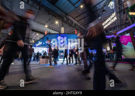 Barcelone,Espagne.28 février,2022. Pavillon Telefonica pendant la première journée du Congrès mondial mobile annuel tenu à Barcelone crédit: Rosdemora/Alay Live News Banque D'Images