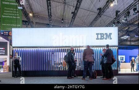 Barcelone,Espagne.28 février,2022. Pavillon IBM au cours de la première journée du Congrès mondial Mobile annuel tenu à Barcelone crédit: Rosdemora/Alay Live News Banque D'Images