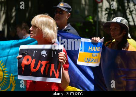 Rio de Janeiro, Brésil - 28 février 2022 : manifestants protestant contre les actions militaires russes en Ukraine. Banque D'Images