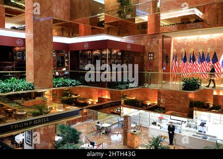 45 Wine & Whiskey aka Trump Bar à l'intérieur de la Trump Tower au 725 5th Avenue.Midtown Manhattan.New York City.NY.USA Banque D'Images