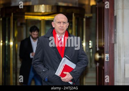 Londres, Angleterre, Royaume-Uni. 1st mars 2022. Le Secrétaire d'État fantôme à la Défense du Royaume-Uni JOHN HEALEY est vu à Westminster après la ronde médiatique du matin. (Image de crédit : © Tayfun Salci/ZUMA Press Wire) Banque D'Images