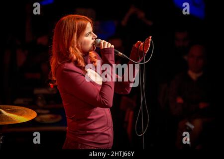 27 février 2022, Milano, Milano, Italie: Sade Mangiaracina Trio et Chiara Galiazzo concert au Blue Note à Milan. (Credit image: © Pamela Rovaris/Pacific Press via ZUMA Press Wire) Banque D'Images