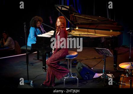 27 février 2022, Milano, Milano, Italie: Sade Mangiaracina Trio et Chiara Galiazzo concert au Blue Note à Milan. (Credit image: © Pamela Rovaris/Pacific Press via ZUMA Press Wire) Banque D'Images