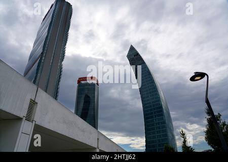 Quartier CityLife, complexe résidentiel et commercial dans le quartier Portello de Milan. Il a été conçu par les architectes Arata Isozaki, Daniel Libeskind et Banque D'Images