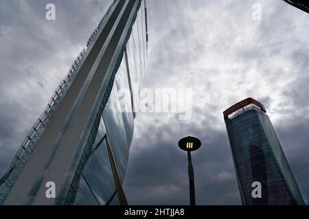 Quartier CityLife, complexe résidentiel et commercial dans le quartier Portello de Milan. Il a été conçu par les architectes Arata Isozaki, Daniel Libeskind et Banque D'Images