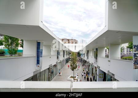 Quartier CityLife, complexe résidentiel et commercial dans le quartier Portello de Milan. Il a été conçu par les architectes Arata Isozaki, Daniel Libeskind et Banque D'Images