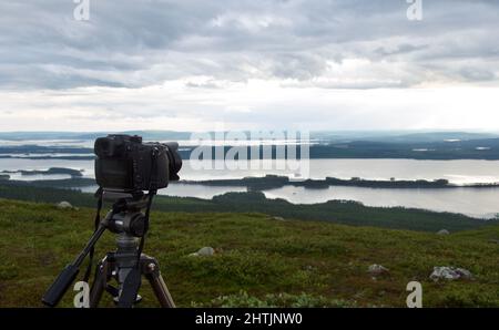 Vue sur les montagnes et les lacs Arjeplog en septembre Banque D'Images