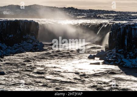 Selfoss cascade rétro-éclairée longue exposition en Islande Banque D'Images