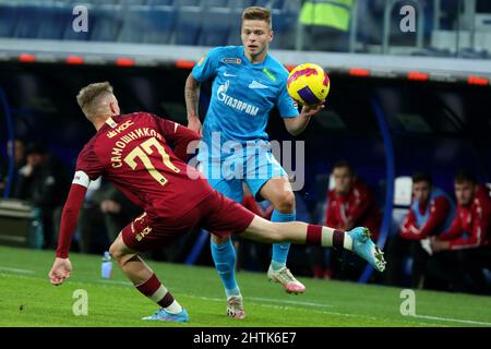 Ilya Samoshnikov (L) du FC Rubin Kazan et Danil Krugovoi (R) de Zenit en action lors du match de football de la première Ligue russe entre Zenit et le FC Rubin Kazan à l'Arena Gazprom. Score final; Zenit 3:2 FC Rubin Kazan. (Photo par Aleksandr Kulebyakin / SOPA Imag/Sipa USA) Banque D'Images