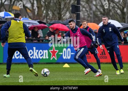 Rotterdam, pays-Bas. 01st mars 2022. Rotterdam - (l-r) Marcos Senesi de Feyenoord pendant la session de formation qui se tiendra à 1908 heures du 1 mars 2022 à Rotterdam, aux pays-Bas. Crédit : photos Box to Box/Alamy Live News Banque D'Images