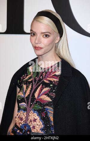 Paris, France, le 01 mars 2022. Anya Taylor Joy assiste au Dior Photocall pendant les vêtements pour femmes PFW automne/hiver 22/23 à Paris, France, le 01 mars 2022. Photo de Jerome Domine/ABACAPRESS.COM Banque D'Images