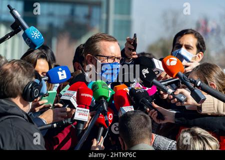 Javier Maroto, sénateur espagnol, lors d'une conférence de presse, en Espagne. Politicien espagnol du Parti populaire, PP. Photographie. Banque D'Images