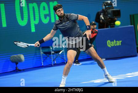 Doha, Qatar. 19th févr. 2022. Qatar ExxonMobil Open ''“ final/Basilashvili .Qatar ExxonMobil Open final - Basilashvili vs Roberto Bautista Agut (Credit image: © Sidhik Keerantakath/Pacific Press via ZUMA Press Wire) Banque D'Images